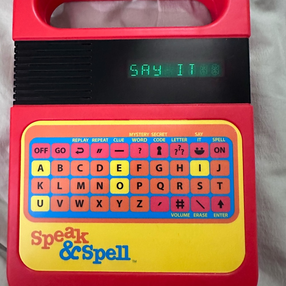 Speak and Spell Kahootz Classic 80s Design Game Make Spelling Fun